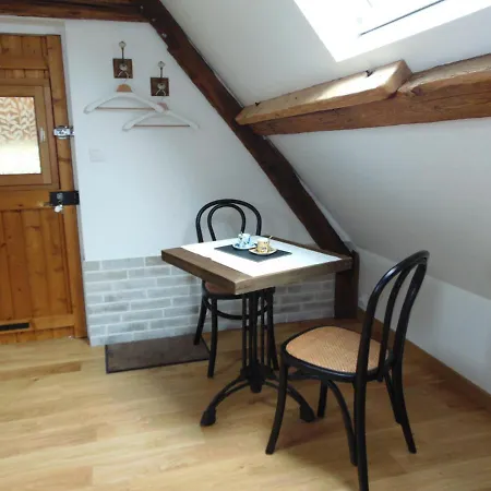Le Grenier D'isafil Couette-café